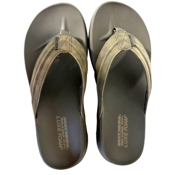 Skechers Mens Size 10 Patino Marlee Luxe Foam Brown Sandals Flip Flops Thong NEW - Picture 1 of 5